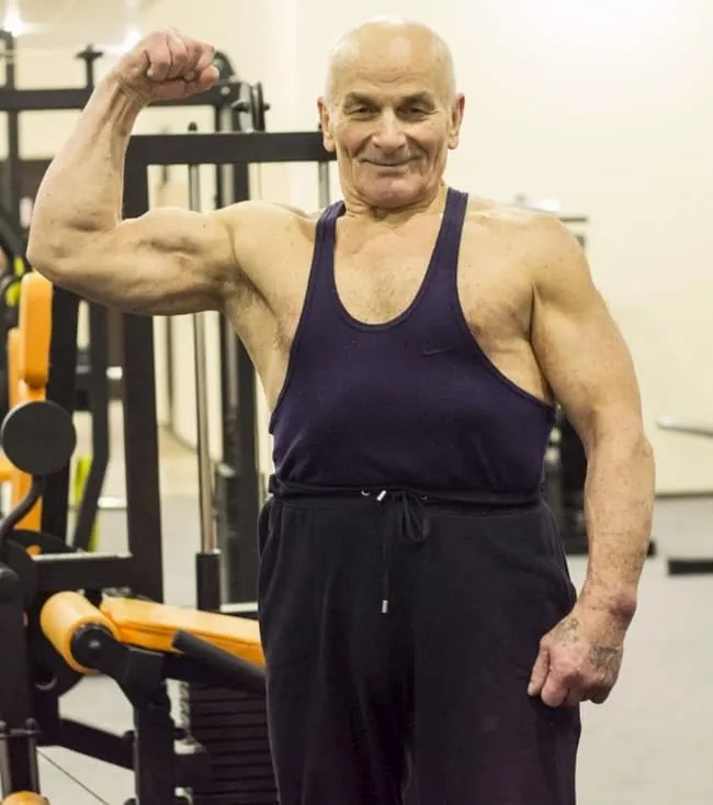 Fotografia di un cliente Hondro Sol nella sua palestra